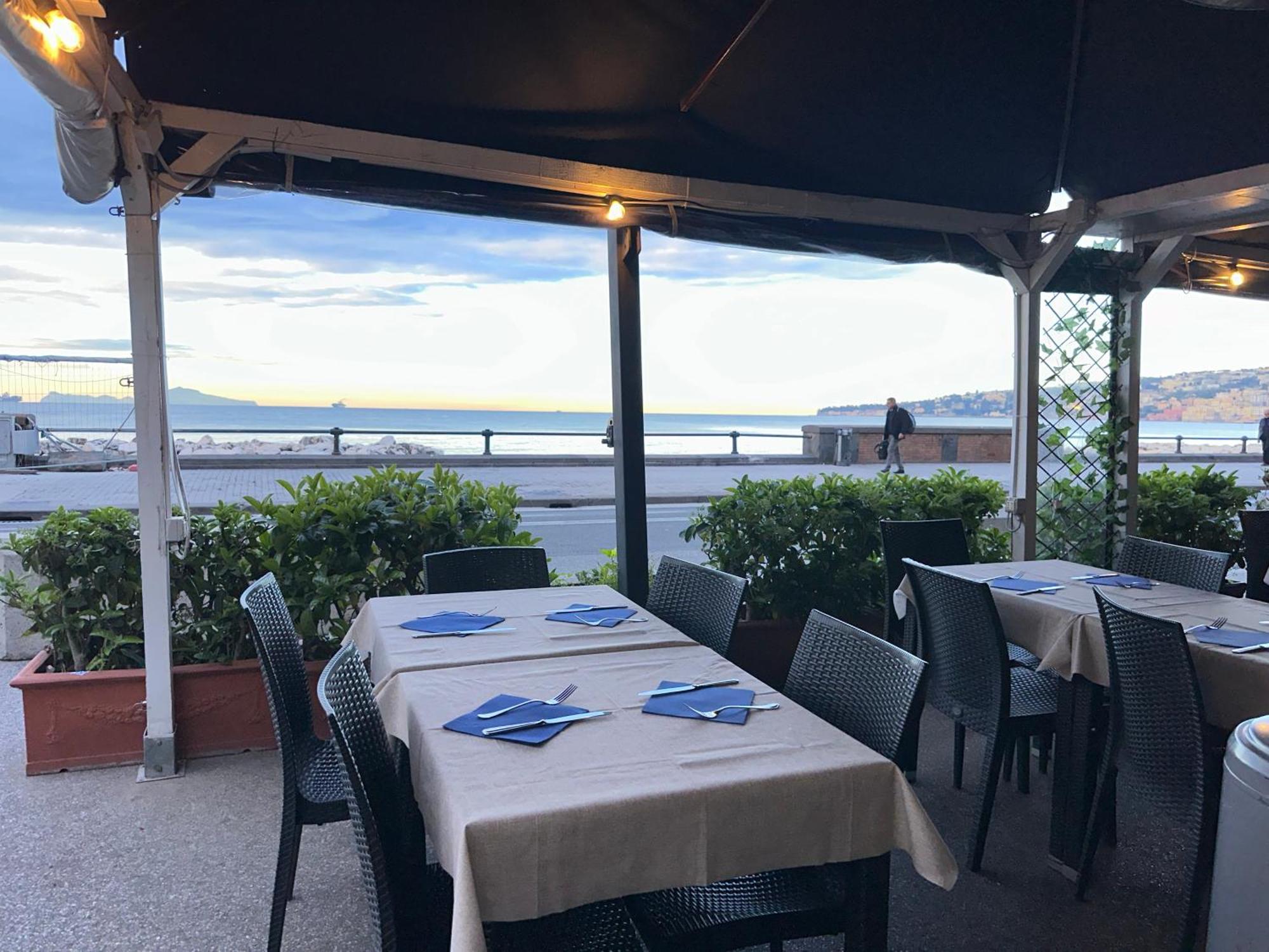 ナポリ Relais Piazza Vittoria Bed & Breakfast エクステリア 写真
